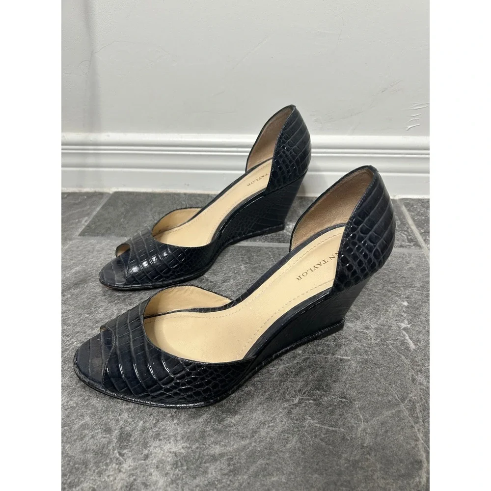 Ann Taylor Blue Leather Croc Embossed Wedge Heels Size 8.5M Fall Office Brazil